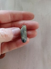 Vintage Pendant silver tone metal nugget green color stone bead serpentine