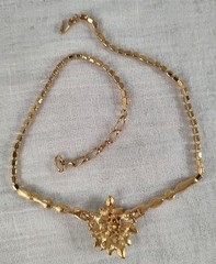 Monet Green and White Rhinestone Necklace MINT Condition! 17.5 Inches