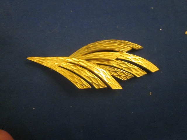 Vintage Matte Gold Tone Leaf Brooch Pin 3.5 inches