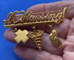 Vintage JJ Jonette GoldTone Pin Brooch I Love Nursing Dangle Charms J07
