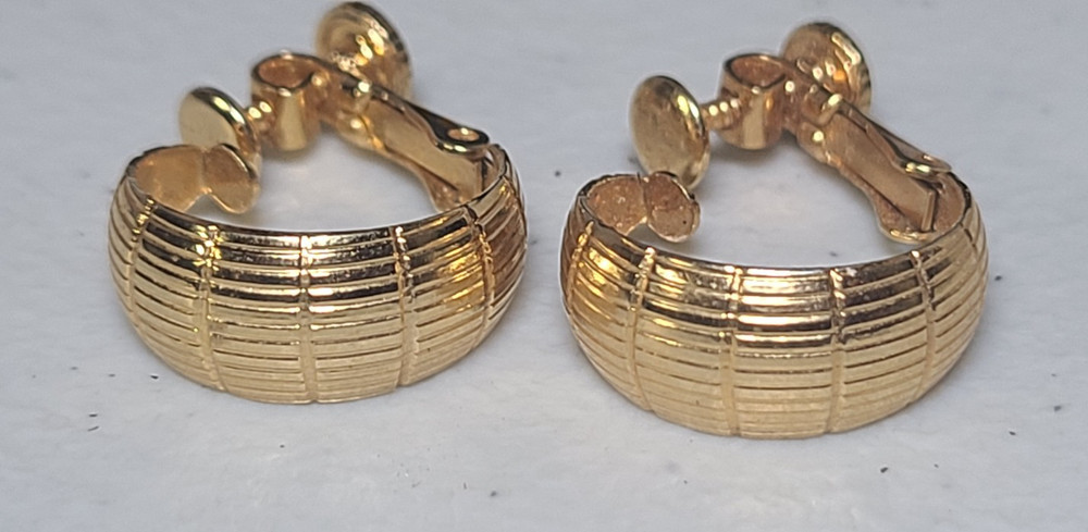 Vintage Gold Toned Textured Clip-On Hoop Earrings Pat.No 3176475