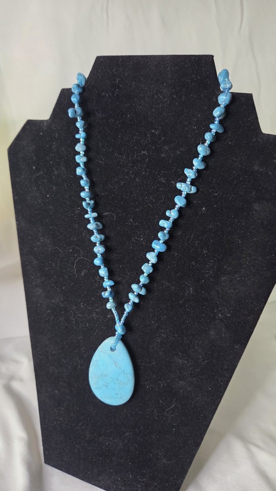 Vintage Turquoise, Howlite, Chip Bead Collar 16″ Necklace (742)