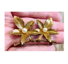 Vintage Edwardian Trombone Clasp Double Flower Brooch Pearl Center Gold Tone