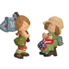 Hallmark Vintage EVERYDAY Pin Brooch SET – 1976 Bicentennial USA Flag Patriotic