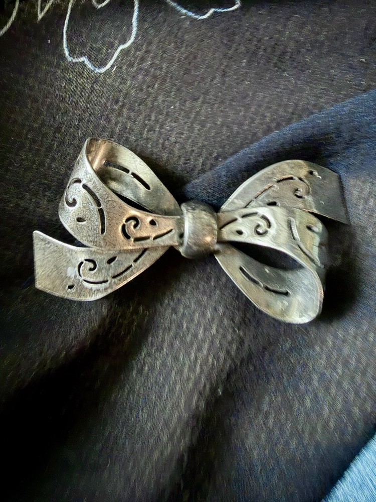 Retro Vintage Bow Openwork CORO STERLING Silver 925 Brooch Collar Pin Signed