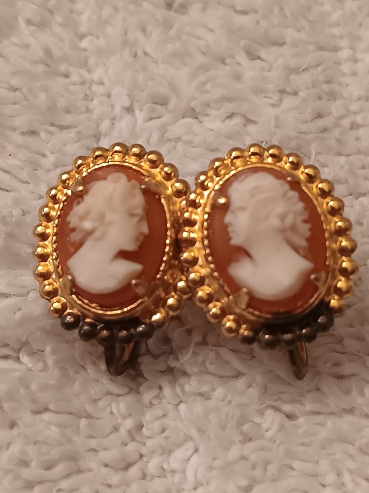 VINTAGE 1/20 14k GOLD FILLED CAMEO SCREW IN EARRINGS