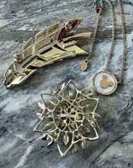 Vintage Jewelry Lot Over 1 Ibs Signed Unsigned Brand Unbrand Estate