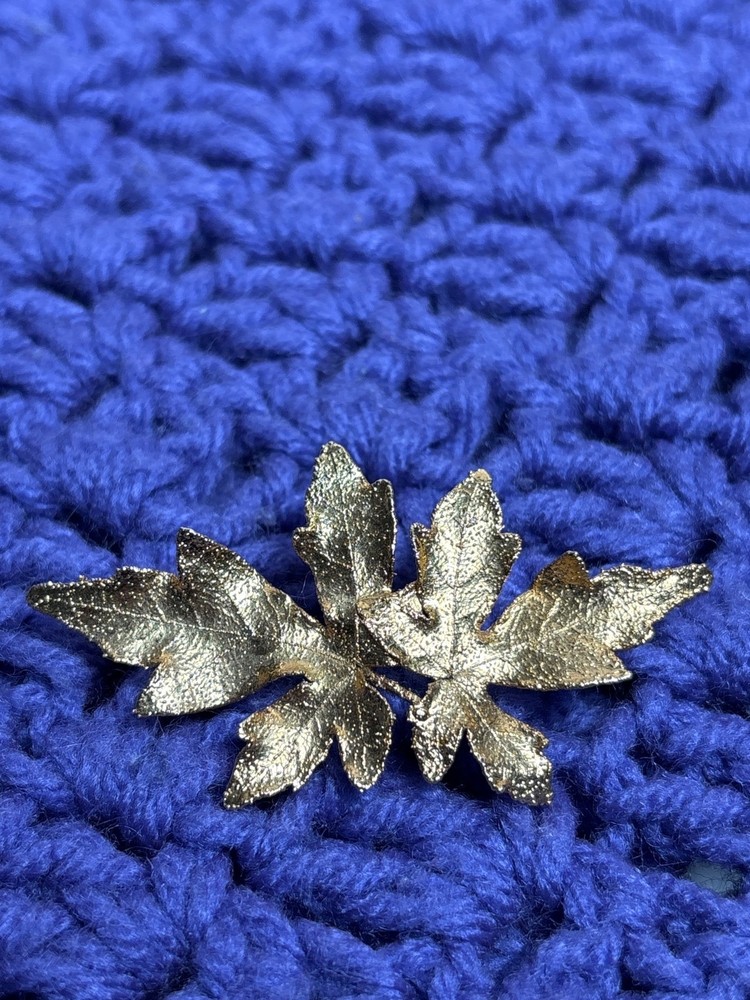 Vintage Textured Goldtone Leaf Brooch 2.5 inches