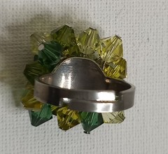 Vintage Silver Tone Green Glass Bicone Bead Headpin Cluster Dome Cocktail Ring 7