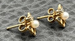 Vintage Solid 14K Yellow Gold Pearl Genuine Diamond Butterfly Stud Earrings