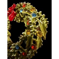 Vtg By ART Antiqued Gold Tone Colorful Rhinestone Enamel Christmas Wreath Pin