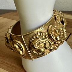 Whiting Davis Repoussé Hinged Bangle Bracelet 6.5 Floral Gold Art Nouveau Rare