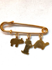 Vintage Gold Tone Brooch w/ Dangle Animal Charms Turtle Goat Elephant Good Cond.