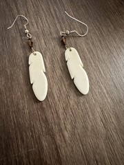 Vintage Ceramic Feather Dangling White Pierced Earrings w/ Painted Bear 2219