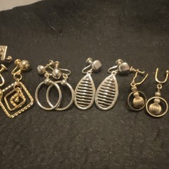 Vintage Mixed Earrings screw back Lot 6 Pcs Gold Silver Tone Metal No Stone