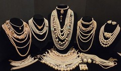 Vintage Mod Faux Pearl Jewlery Lot Of 61. 6lbs+.24 Signed Monet Anne Klein Avon