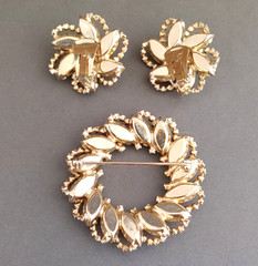 Vintage Gold Tone Rhinestones AB Brooch Pin Clip On Earrings Set Wreath Flowers