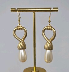 Faux Pearl Teardrop Matte Gold Tone Pierced Earrings Dangle Drop Vintage 2.5 In