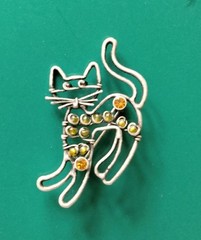 Vintage Open Work Cat Brooch (151 – 2337)