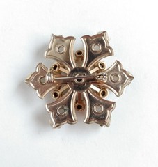Vintage Mid Century White Flower Rhinestone Milky Bead Gold Tone Brooch Pin MCM
