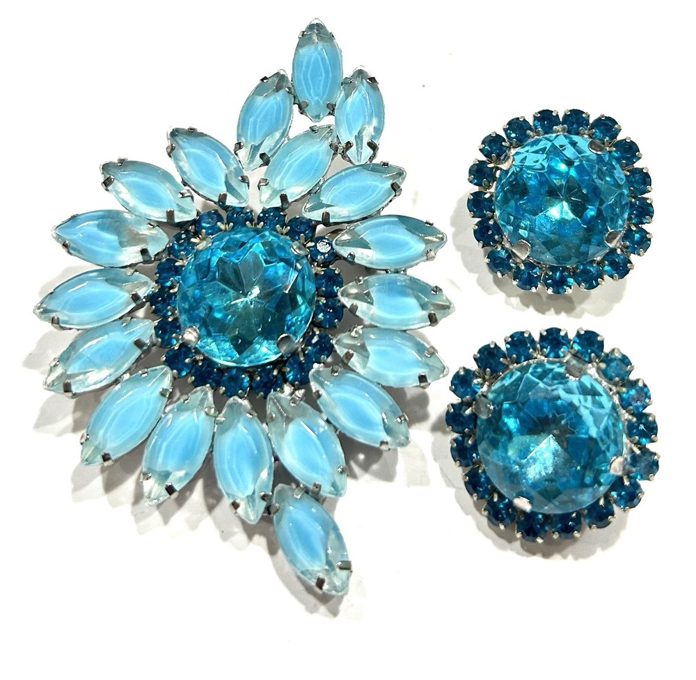 Stunning Brooch Pin Clip Earring Set Grieve Aqua Blue Rhinestones True Beauty