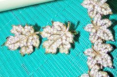 OMG!! (RARE) MAPLE LEAF shaped RHINESTONE set signed Crown Trifari