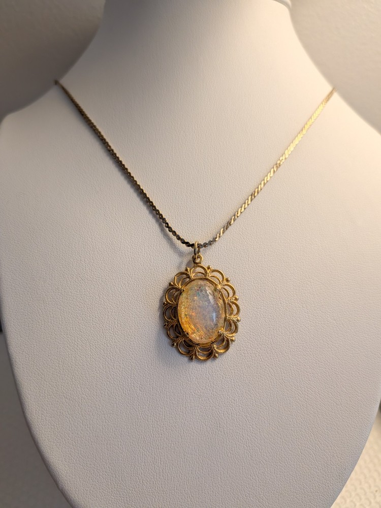 Vintage Oval Opalite(?) & Gold Tone Filigree Pendant Necklace Unsigned