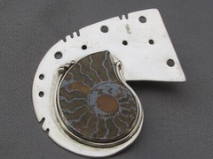 Fine ALAN UCHIN Signed Modernist Studio Craft AMMONITE BROOCH