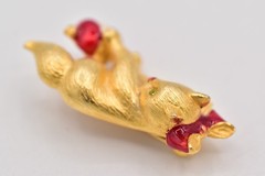 Vero Vintage Christmas Kitten Pin Brooch Cat Brushed Gold Red Bow Signed BinBP