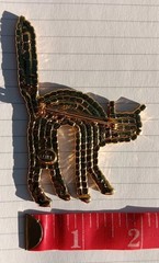 Vtg Dorothy BAUER Gold Tone Black Rhinestone Scary Black Cat Halloween Brooch