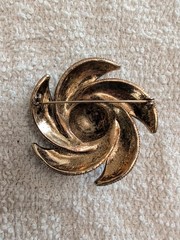 Vintage Brooch Black And Clear Rhinestones Set In Gold Tone