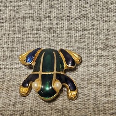 2 Vtge Pins Brooch Cat Eye Glasses Clear Rhinestone & Enamel Frog Green/ Blue