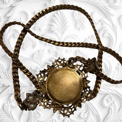 Vintage 1940s-1950s Gold Tone Filigree Cameo Pendant Necklace Victorian Revival