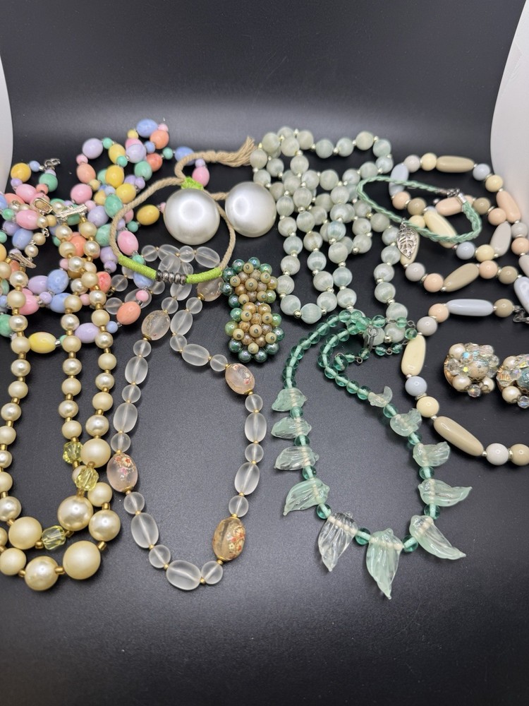 Vintage Jewelry Lot 11 Pc 6 Necklaces 3 Earrings 2 Bracelets Pastel Beaded
