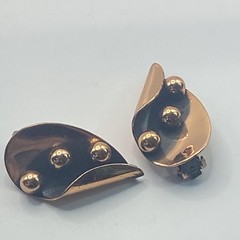 Vintage Bergere Gold Tone Leaf Clip On Earrings Womens 1.25 In Jewelry