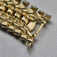 Vintage Coro Gold Tone Link Bracelet Chunky Textured Safety Chain