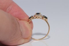 Vintage Circa 1980s 18k Gold Natural Diamond And Oval And Pear Cut Sapphire Ring