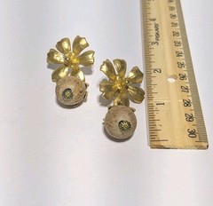 Vintage Gold Tone Flower & Wood Bead Stud Dangle Earrings 2″. BOHO. 70’s.