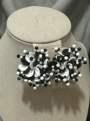 Vintage West Germany 48″ Black White Box Link Necklace Clip On Earrings READ