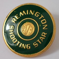 Vtg 1973 REMINGTON SHOOTING STAR Green Enamel Lapel Hat Vest Pin Shotgun Shell