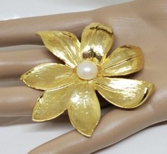 Vintage Flower Brooch Pin Gold Tone Faux Pearl Marked Signed AAI 2.5″
