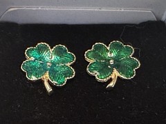 Vintage NOS In Box Avon Gold Tone Lucky Clover Earrings & Charming Claddagh Pin