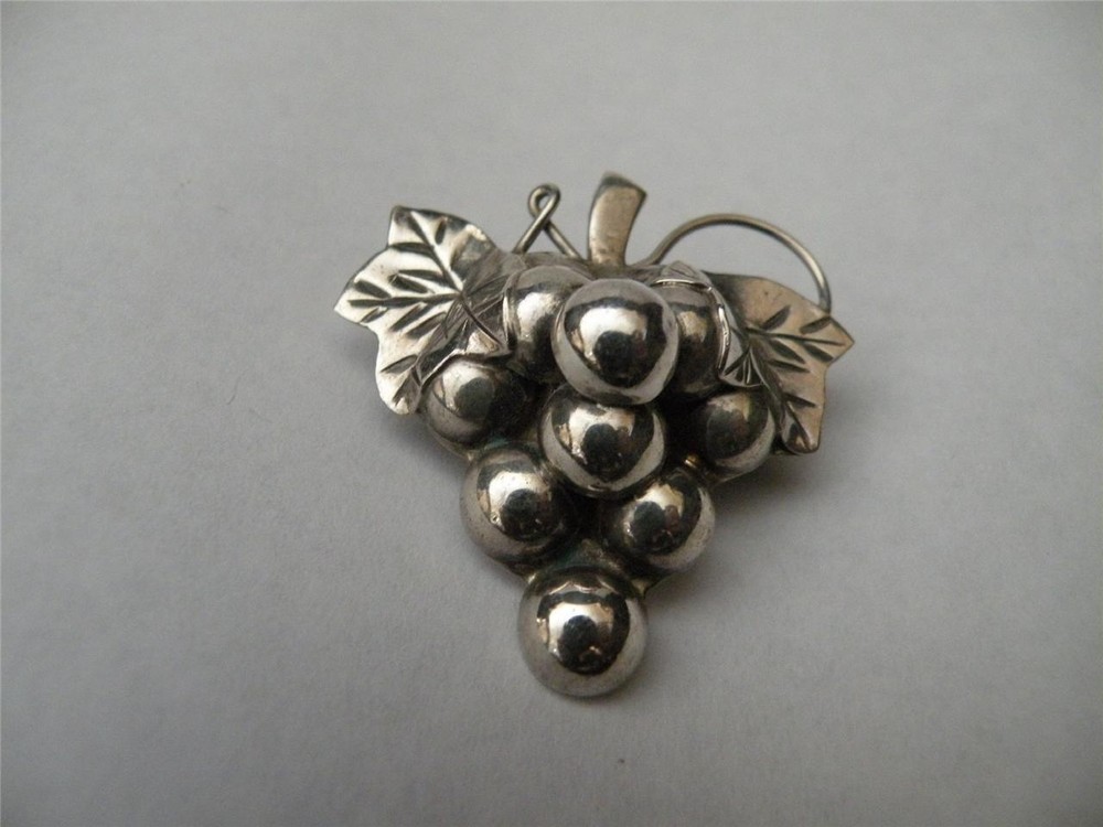 ANTIQUE STERLING SILVER GRAPE BROOCH PIN SIGNED N D.