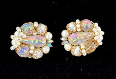 VTG Signed HOBÉ Gold Tn Fancy Clear AB Faux Pearls BEADED CLUSTER Clip Earrings