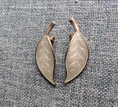 VINTAGE STERLING SILVER & WHITE ENAMEL DAVID ANDERSEN NORWAY LEAF EARRINGS