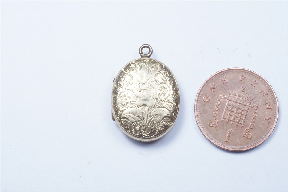 GOOD QUALITY ANTIQUE ENGLISH VICTORIAN 9K GOLD BF PHOTO LOCKET c1880
