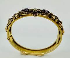 Vintage Avon 1974 Queensbury Victorian Style Purple Rhinestone Hinged Bracelet