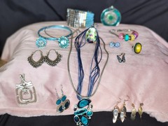 Estate Lot Vintage & Contemporary Jewelry Necklaces Bracelets Earrings Rings 19