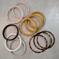 Vintage Lot Of 11 Thin Bangle Bracelets Plastic Sz 8-8.5