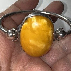 Bracelet Baltic Egg Yoke Butterscotch Amber Big Cabochon Vintage 6 3/4” Vintage